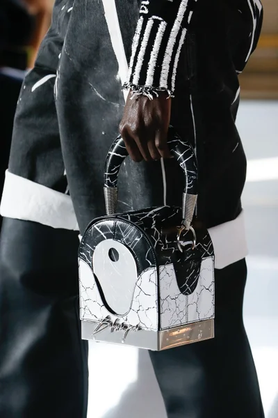 Look 50
